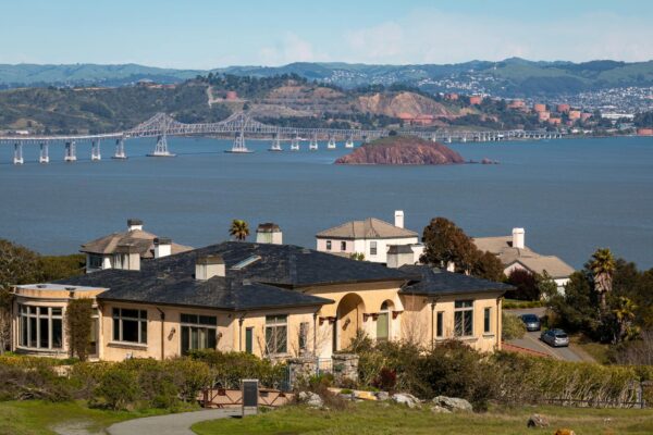 Spring Cleaning Checklist for Bay Area Homes: Flat-Rate + Travel Fee Explained