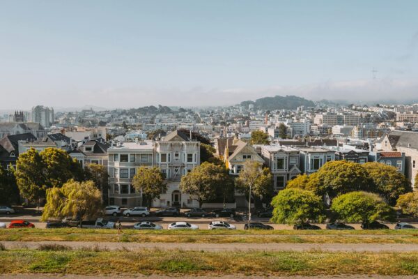 Flat-Rate House Cleaning Pricing in the Bay Area: What Affects the Total?